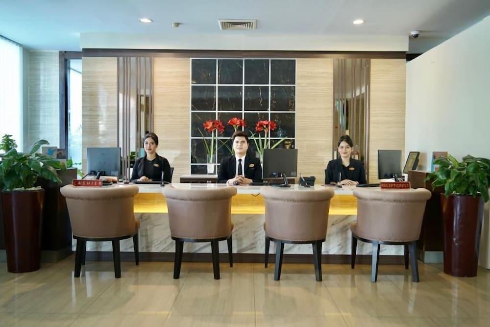 פדאנג Pangeran Beach Hotel מראה חיצוני תמונה