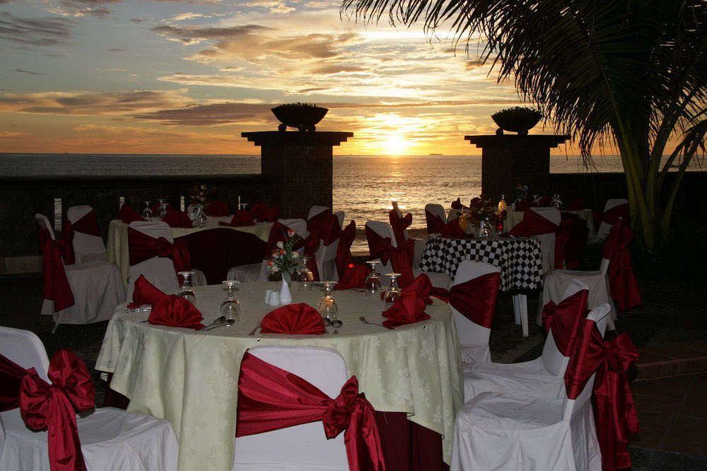 פדאנג Pangeran Beach Hotel מראה חיצוני תמונה