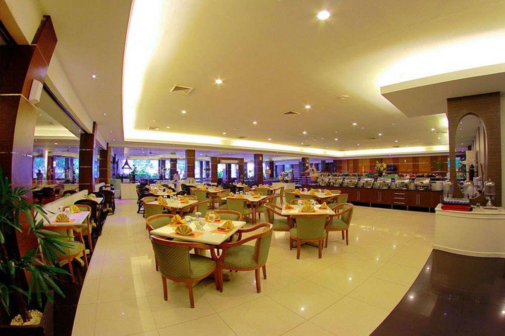 פדאנג Pangeran Beach Hotel מראה חיצוני תמונה